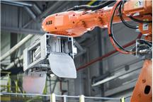 Roboty ABB pakują najnowsze produkty Synthos S.A.