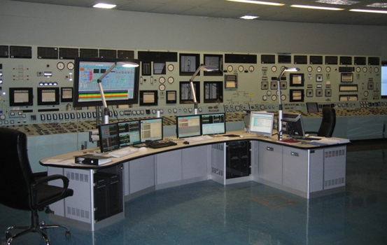 Stanowisko symulacyjne w Elektrowni Fawley umieszczone w nieczynnej nastawni