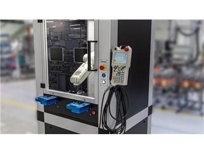 Kaiser engineering wykorzystuje zintegrowane funkcjonalnie profile firmy Bosch Rexroth do produkcji obudów maszynowych gniazd zrobotyzowanych (Źródło: Kaiser engineering GmbH)
