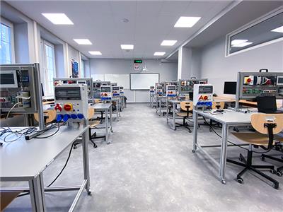 Branżowe Centrum Umiejętności – pracownia nowoczesnych systemów sterowania (Fot. Bosch Rexroth Sp. z o.o.)