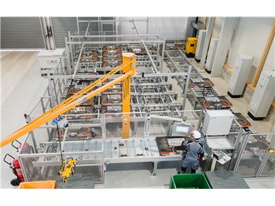 Bosch Rexroth dostarcza firmie BLC - The Battery Lifecycle Company jeden z pierwszych systemów automatyki do rozładowywania i demontażu modułów akumulatorowych w Europie. (Zdjęcie: Bosch Rexroth AG)