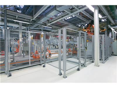 Dzięki komponentom EcoSafe firmy Bosch Rexroth wygrodzenia ochronne można montować w sposób szybszy i bardziej elastyczny, przy niższych kosztach (Zdjęcie: Bosch Rexroth AG)