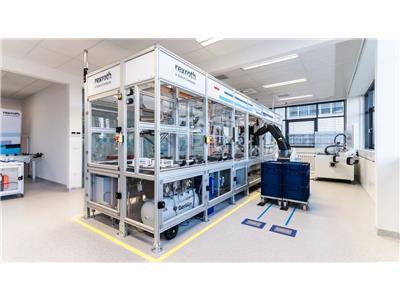 Linia produkcyjna w Factory of the Future Lab (Źródło obrazu: Bosch Rexroth)