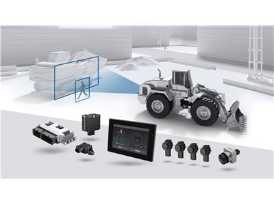 system unikania kolizji (CAS) monitoruje odpowiednią strefę niebezpieczną, w razie potrzeby ostrzega kierowcę lub inicjuje spowolnienie maszyny, w tym hamowanie awaryjne. (Źródło: Bosch Rexroth)