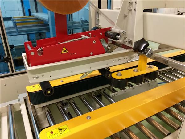 Nowoczesne kartoniarki automatyczne zapewniające wysoką efektywność i ciągłość pracy linii produkcyjnej. Nowoczesne kartoniarki automatyczne zapewniające wysoką efektywność i ciągłość pracy linii produkcyjnej.