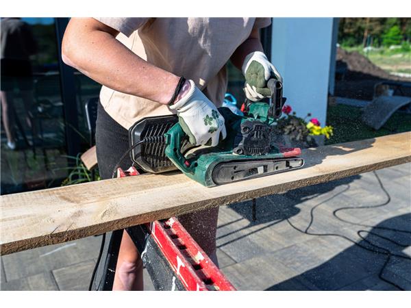 Szlifierka taśmowa czy oscylacyjna – co wybrać do gładkich powierzchni? Szlifierka taśmowa czy oscylacyjna – co wybrać do gładkich powierzchni?