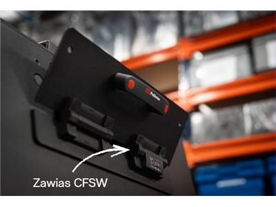 Rys. 2 Klapa wrzutowa z zawiasem CFSW i CFMW.png