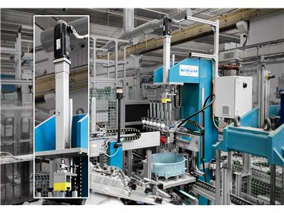 Inteligentna mechatronika w zakładzie BSH w La Cartuja: Nowa serwoprasa oparta na Smart Function Kit Pressing wyróżnia się doskonałą niezawodnością, elastycznością i przejrzystością procesu.