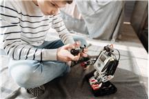 Czy warto podarować dziecku robota