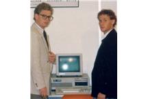 Thomas i Alexander Punzenberger na początku działalności firmy COPA-DATA.