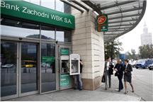 BZ WBK stawia na robotyzację, © bloomberg BZ WBK stawia na robotyzację, © bloomberg