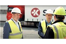 Bezkontaktowy przekaz energii MOVITRANS® od SEW-EURODRIVE Bezkontaktowy przekaz energii MOVITRANS® od SEW-EURODRIVE