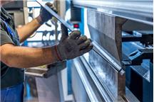 Prasa krawędziowa CNC – co warto wiedzieć?