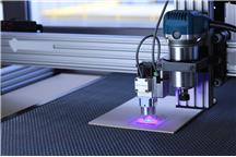 Jak osiągnąć optymalną wydajność znakowarki laserowej w produkcji masowej?