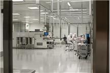 Produkcja ceramicznych cel pomiarowych w pomieszczeniu typu clean room
