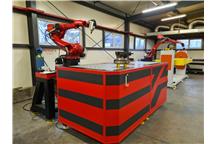 Robot z przystawką do frezowania / wiercenia + automatyczna cela