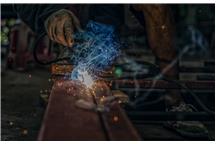 Jak mini spawarka laserowa usprawnia prace serwisowe w terenie