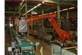 Robot na linii produkcyjnej foteli samochdowch Robot na linii produkcyjnej foteli samochdowch