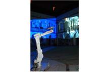 Roboty Kawasaki w niecodziennej roli - Robotowe Misterium na Zamku w Niepołomicach Roboty Kawasaki w niecodziennej roli - Robotowe Misterium na Zamku w Niepołomicach