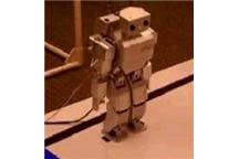 Naukowcy przedstawiają humanoidalnego robota sterowanego umysłem Naukowcy przedstawiają humanoidalnego robota sterowanego umysłem