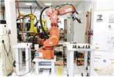 Stanowisko do obsługi maszyn, robot Nachi MR20 Stanowisko do obsługi maszyn, robot Nachi MR20