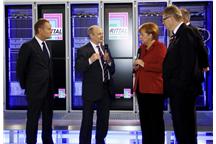 Angela Merkel i Donald Tusk odwiedzają stoisko Rittal na targach CeBIT 2013 Angela Merkel i Donald Tusk odwiedzają stoisko Rittal na targach CeBIT 2013