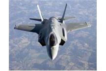 KUKA zbuduje linię montażową nowego myśliwca F-35 KUKA zbuduje linię montażową nowego myśliwca F-35