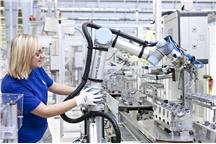 Grupa Volkswagen wybrała robota Universal Robots do zwiększenia ergonomii pracy