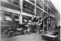 100 lat najsłynniejszej linii produkcyjnej 100 lat najsłynniejszej linii produkcyjnej