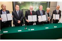 Prometeusz podaruje ogień polskim naukowcom